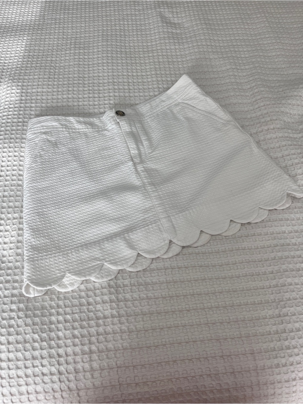LILLY PULITZER White Scallop-Hem COLLETE SKORT Mini Skirt - Clean Summer Style
